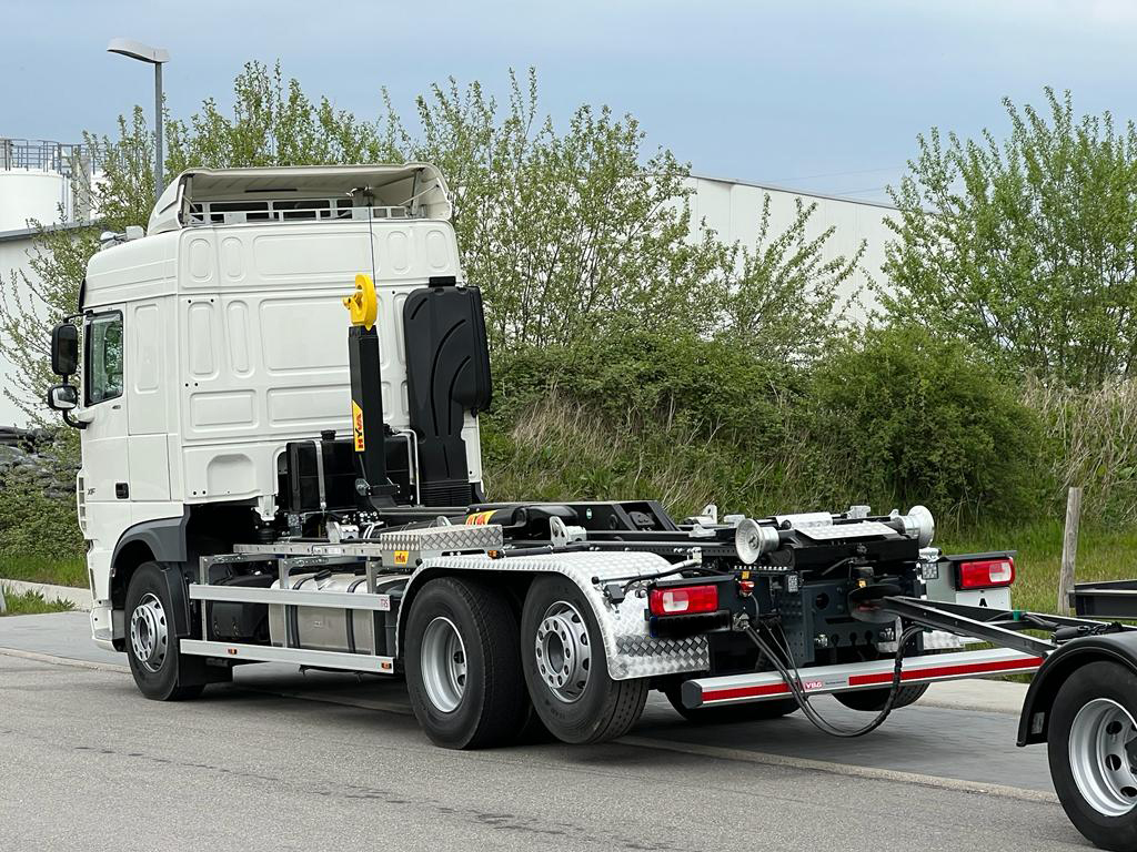 DAF FAHRGESTELL MIT HYVA ABROLLER